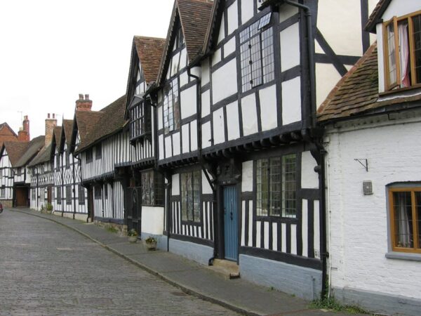 Living in Warwickshire & South Birmingham: A Guide for Home Buyers